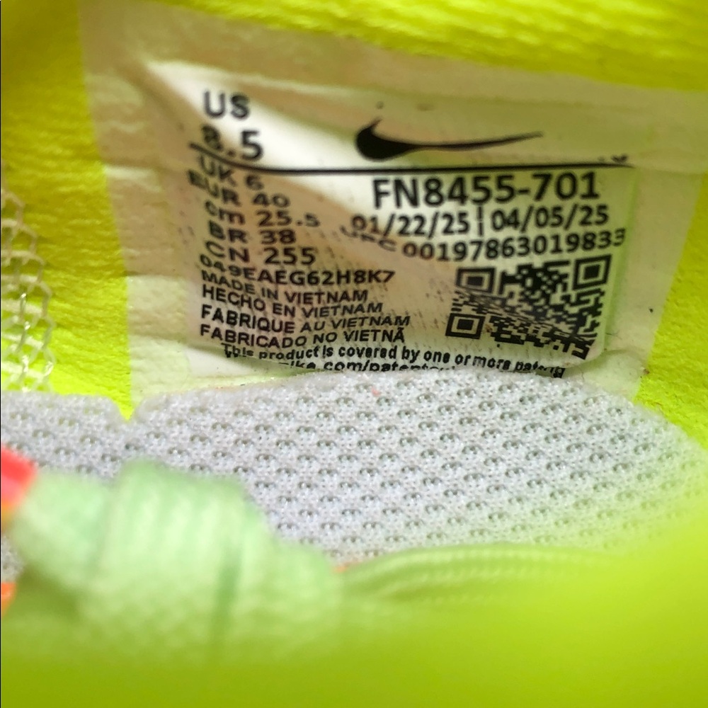 Nike Zoom Fly 6 Barely Volt FN8455-701 Women’s Running Shoes - Size 8.5 - Picture 2 of 9
